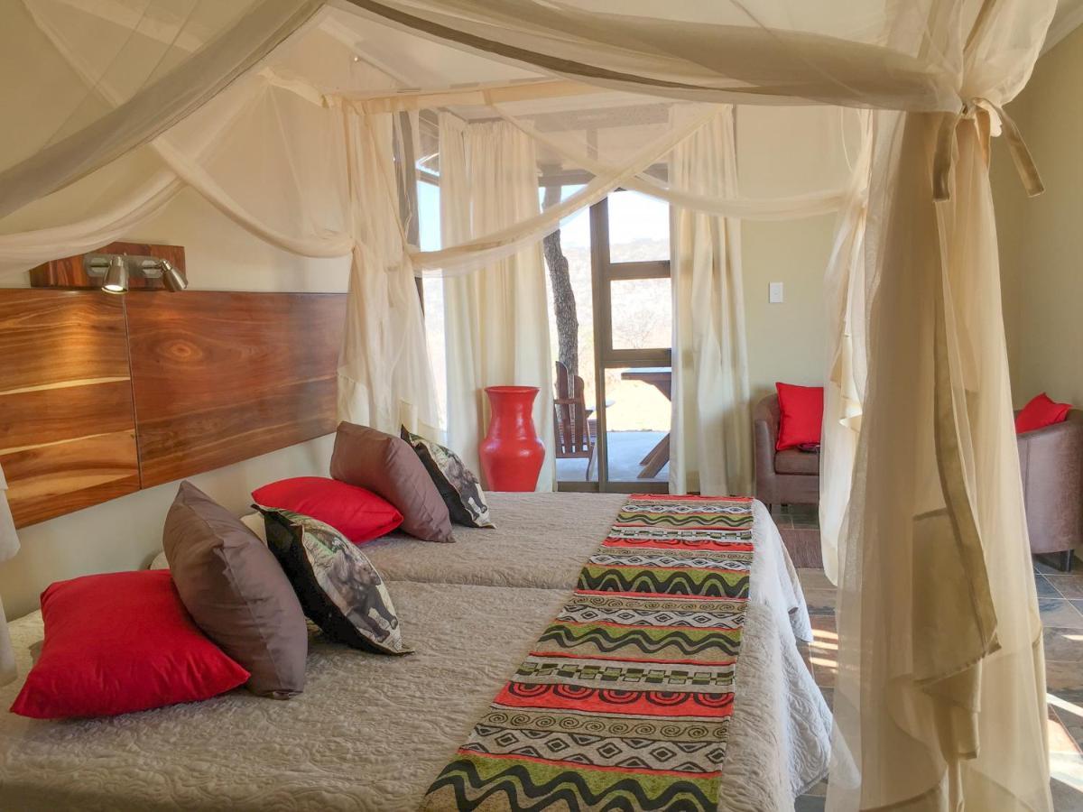 Okutala Etosha Lodge Оучо Экстерьер фото