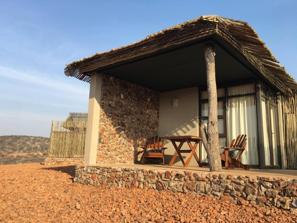 Okutala Etosha Lodge Оучо Экстерьер фото