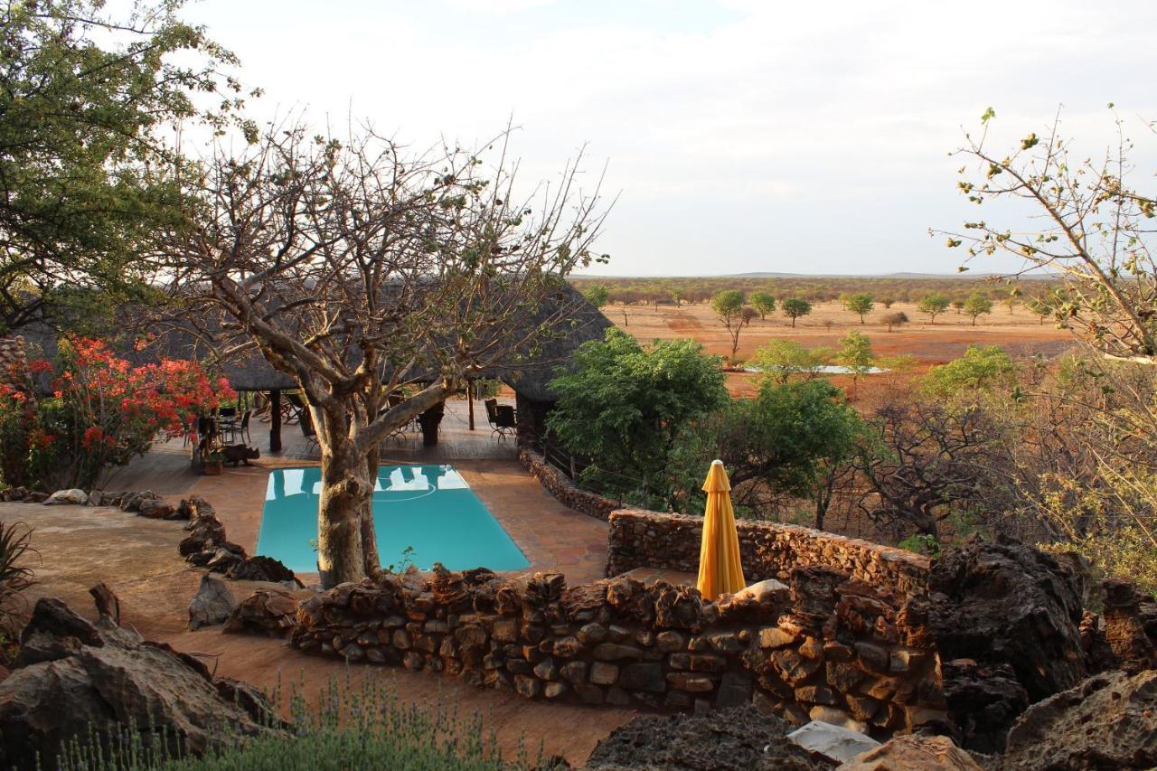 Okutala Etosha Lodge Оучо Экстерьер фото
